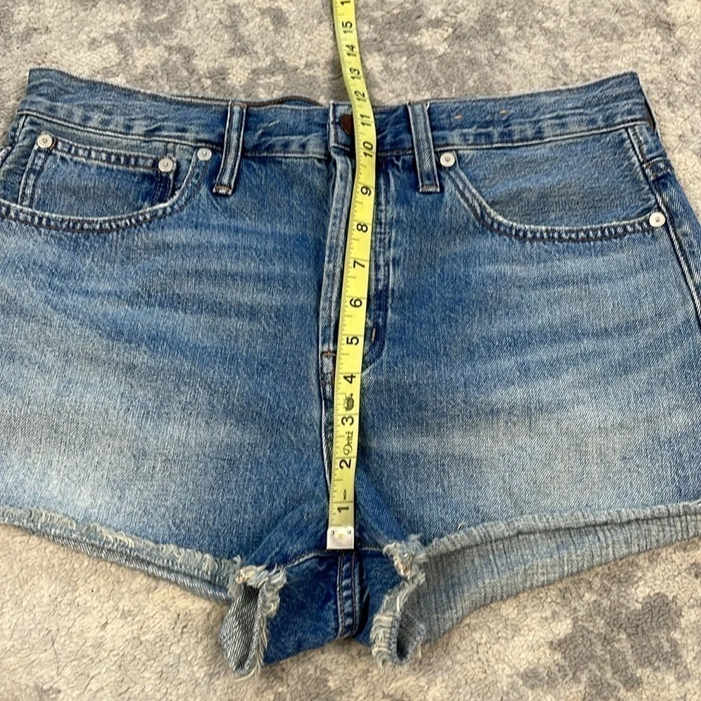 Madewell Relaxed Denim Shorts Button Fly Cut Off Cheeky Split Hem Sz 29